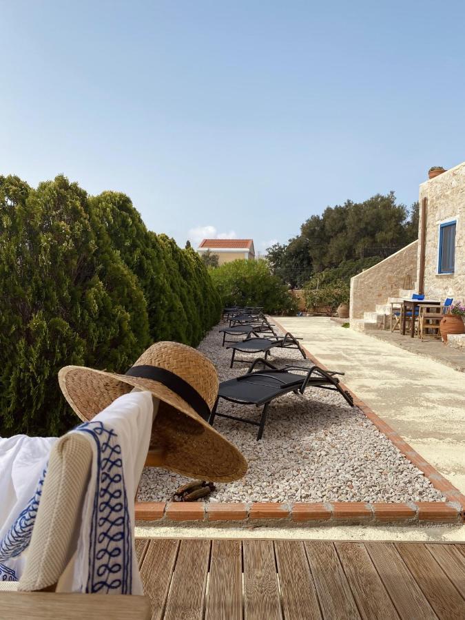 Marina Castellana Studios II Chalki Town Exterior foto
