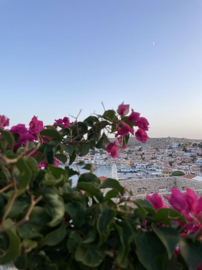 Marina Castellana Studios II Chalki Town Exterior foto